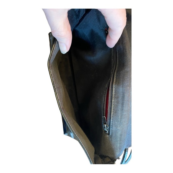 Vintage Towanny black patent shoulder bag 11” with de x 7” tall 13” drop strap - Picture 5 of 6